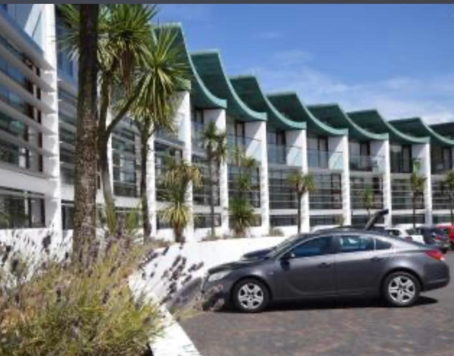 Westward Ho! Beachfront Luxury For 2 Apartamento